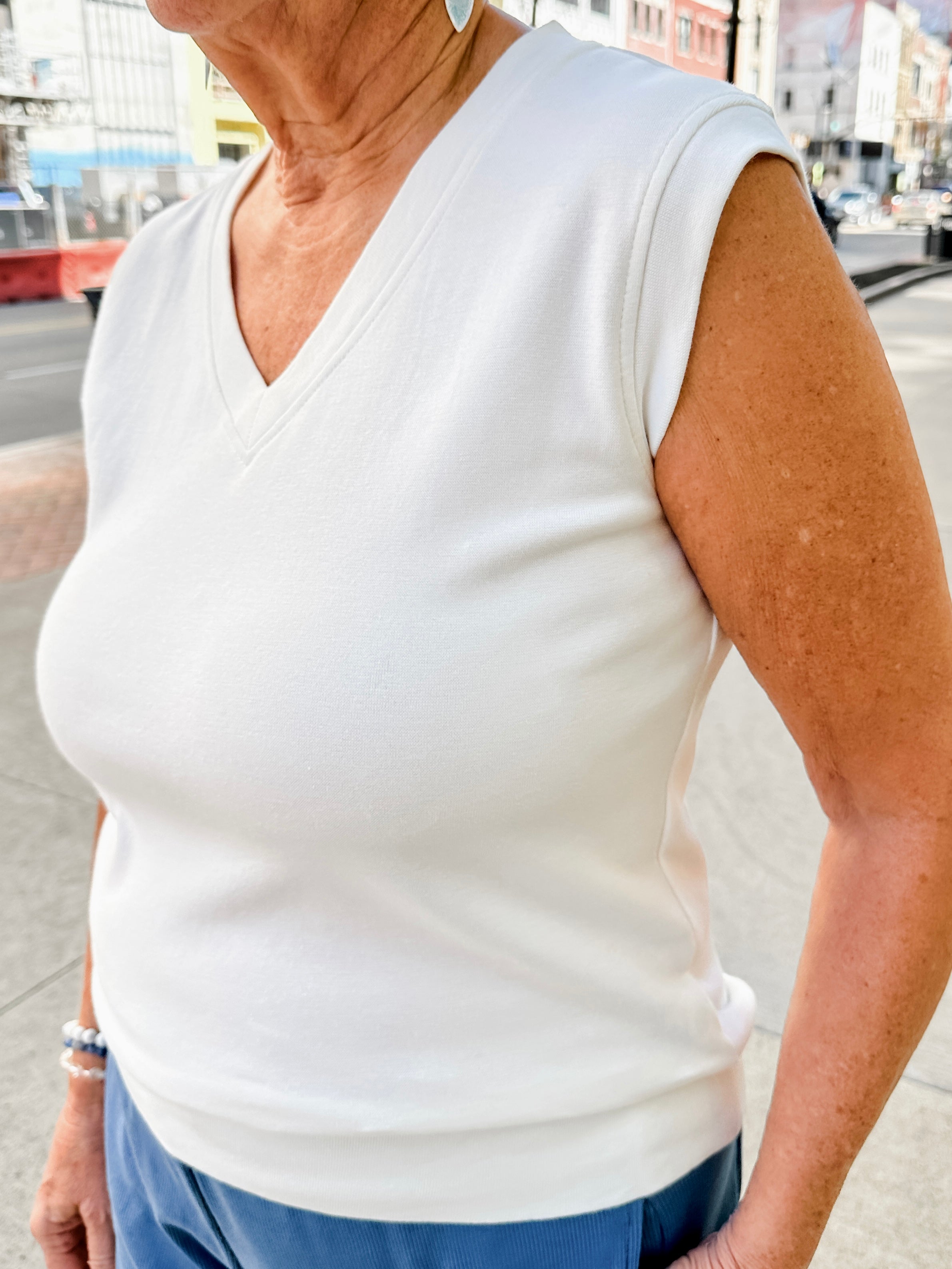 sleeveless knit vest top