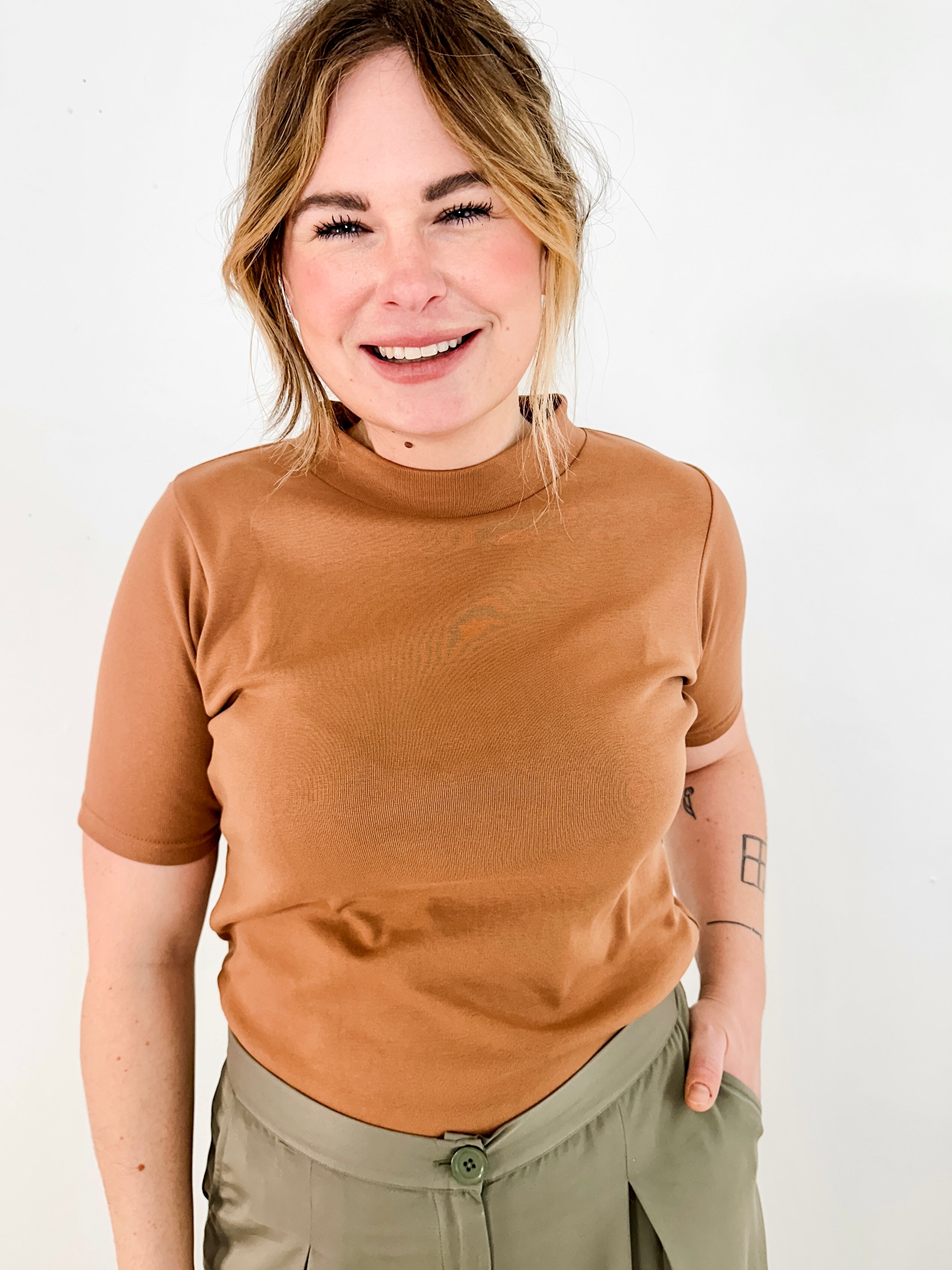 Elbow Sleeve Mock Neck